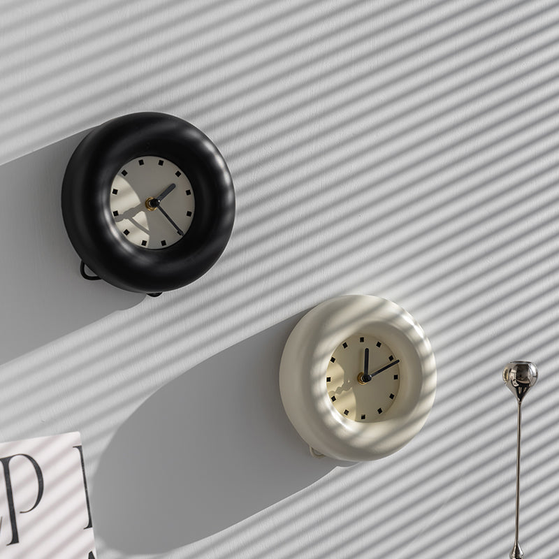 Modern Round Desk Clock-1